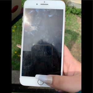 iPhone 6s Plus! Screen is huge works in perfect condition has all updates etc!!
